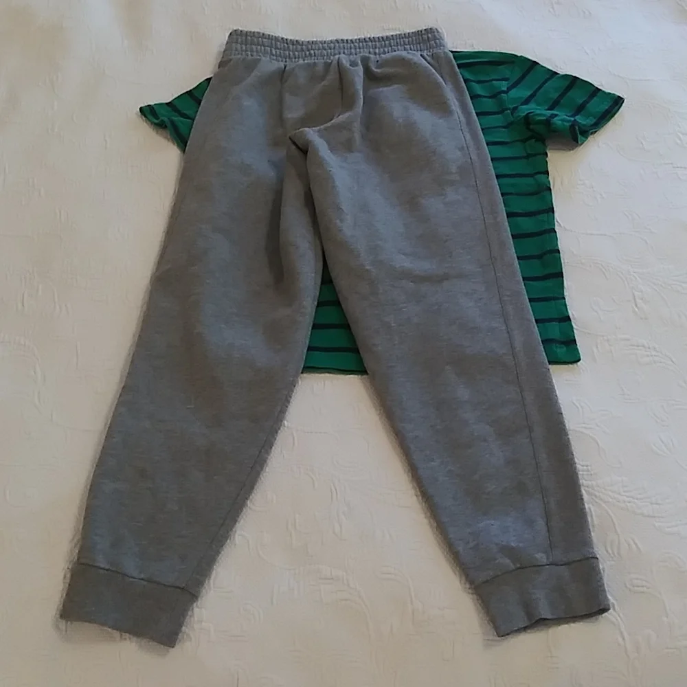 Boys bundle of Gymboree Tshirt size 10 & Champion Grey sweats joggers size 10/12 - Picture 8 of 10